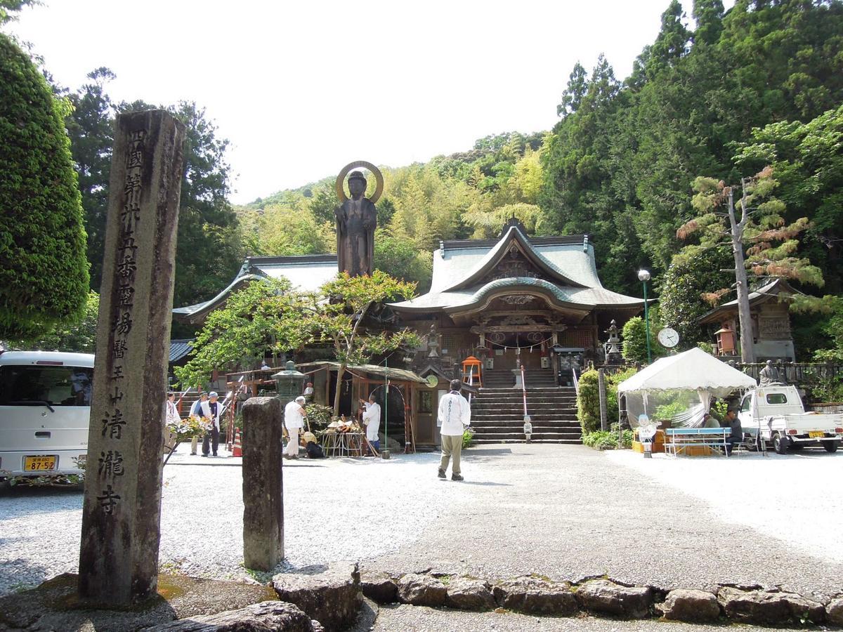 Haruno Guesthouse Kōchi Buitenkant foto